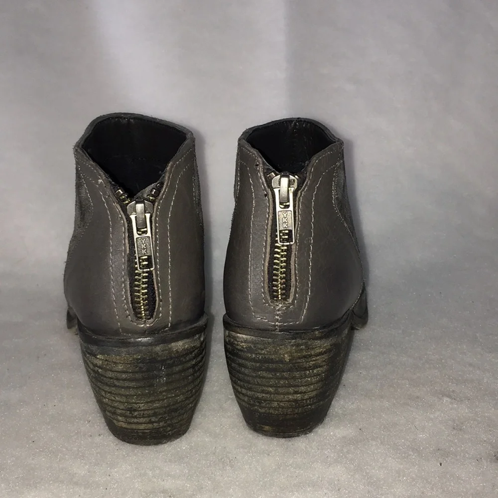 ❤️CHARLES‎ DAVID YASMIN SUEDE ANKLE BOOT ~ 6.5